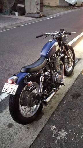 【カスタムバイク】SR400 2001年式 目を引くヨーロピアンスタイル スカチューン