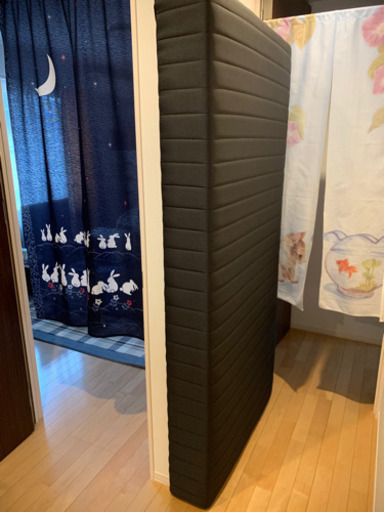 脚付きマットレス一体ベッド