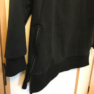 ZARAの、トレーナーの画像