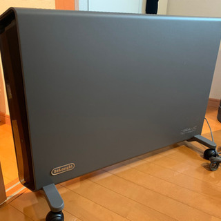 【箱付き美品】デロンギ　パネルヒーター URLで詳細も↓デロンギ ほぼ未使用品 パネルヒーター