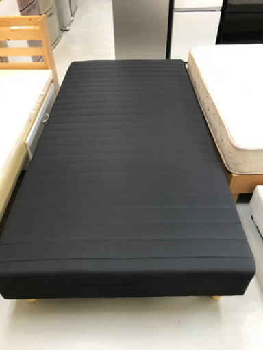 【リサイクルサービス八光　田上店　配達・設置OK】ブラック　シングルベット　マットレス脚付き