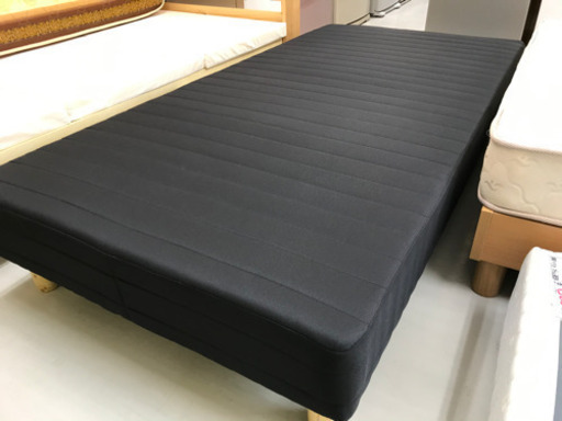 【リサイクルサービス八光　田上店　配達・設置OK】ブラック　シングルベット　マットレス脚付き