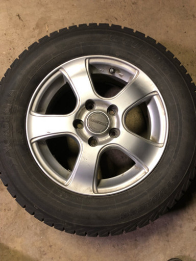 スタットレスタイヤ バリ山15インチ