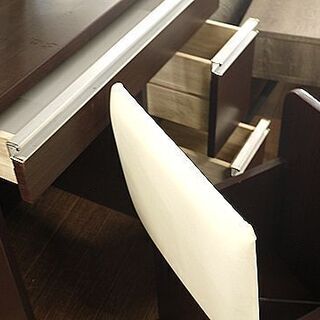 ドレッサー！アウトレット価格5980円！イスまで付いての価格です！ビックリ！の画像