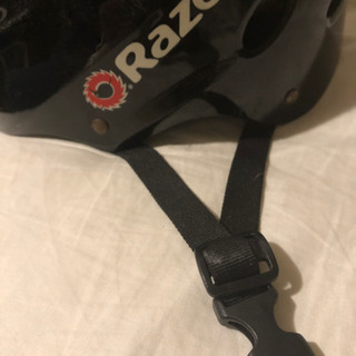 ヘルメット　Razor