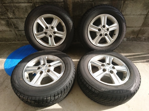 スタッドレスタイヤ