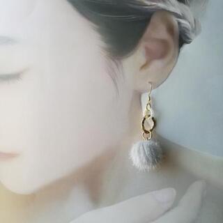 大きなファーボールピアス③　イヤリング　ハンドメイド