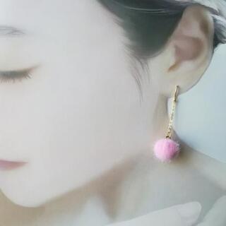 ファーボールのピアス⑤　イヤリング　ハンドメイド