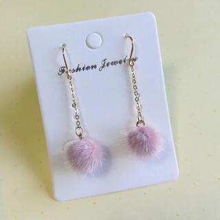 プチファーボールのピアス④　イヤリング　ハンドメイドの画像