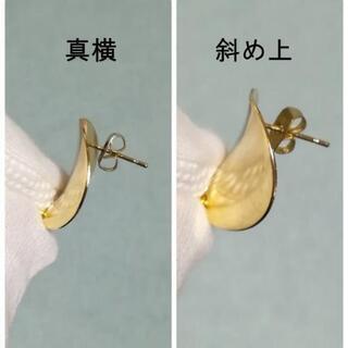 【1】ハンドメイドピアス　歪みラウンド&メタルスティックの画像