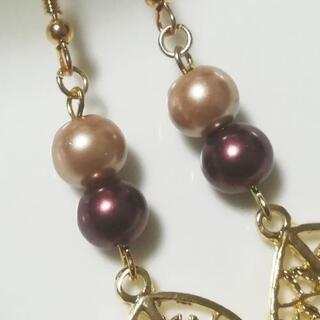 【5】ハンドメイドピアス　透かしリーフ&パールの画像