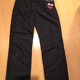 150 ウインドブレーカーパンツ と140 ユニクロ ルームウェア