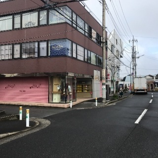 明日１２月22日のみ実質1時間程度の交通整理のバイトです。ドタキ...