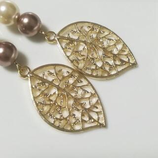 【6】ハンドメイドピアス　透かしリーフ&パールの画像
