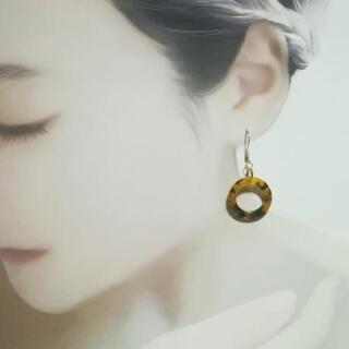 【7】ハンドメイドピアス　べっ甲柄ラウンドフープピアス