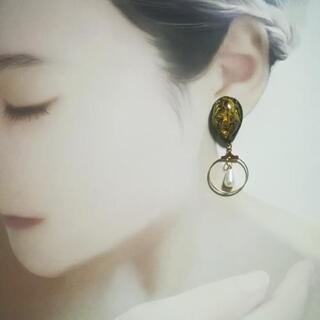 【8】ハンドメイドピアス　花びらのレジンピアス