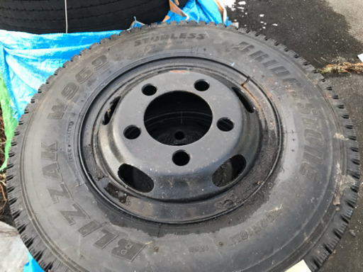 700-16-12PRトラック用スタッドレス４本セット