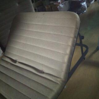 折り畳みベットの画像