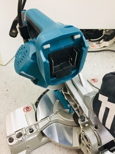 値下げ！マキタ 18V充電式卓上丸のこ(バッテリ―別売) LS600D【リライズ野田愛宕店】【店頭引取限定】【中古品】１点限り早い者勝