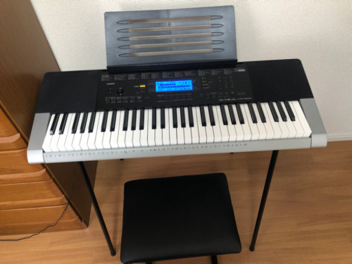 キーボード（イス、台、ヘッドホン、楽譜付き）