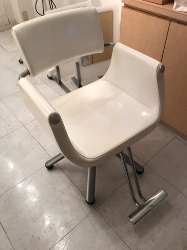 価格変更しました。美容室向け展示品です！いくつでも1万円‼️