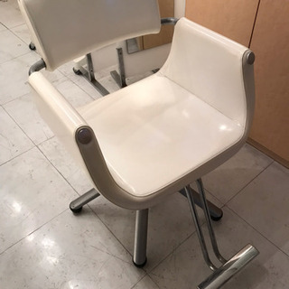 価格変更しました。美容室什器まとめて1万円です