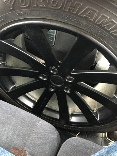 まだスタッドレスにしてない方にいかがでしょうか！？