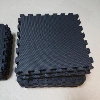 セリアのジョイントマット 30×30cm  40枚の画像