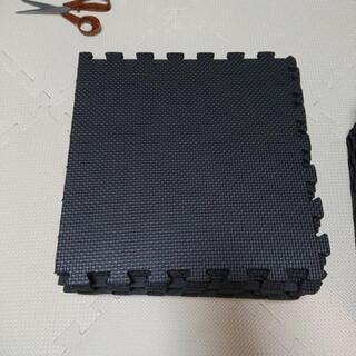 セリアのジョイントマット 30×30cm  40枚の画像
