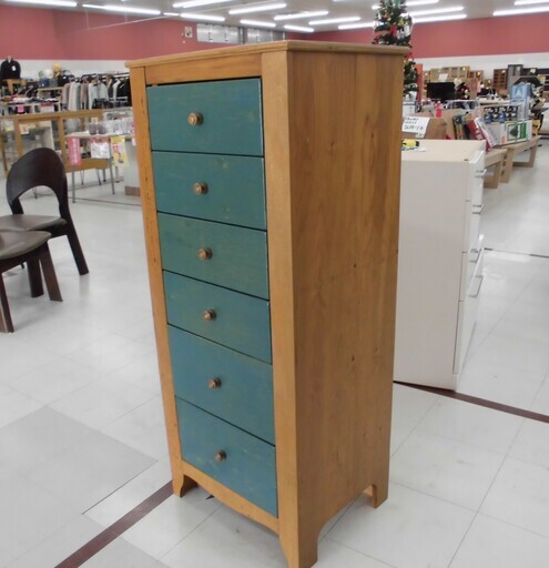 6段チェスト 幅50×奥行40×高さ118.5㎝ スリムチェスト 収納家具 引出し カントリー調 天然木 苫小牧西店