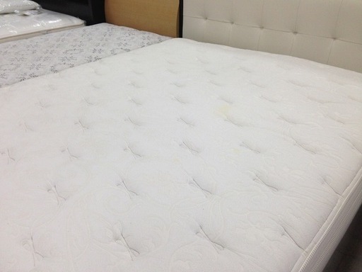 取りに来れる方限定！dreambedのクイーンロングベッド！
