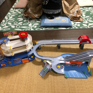 トミカ  トミカビルとにぎやかドライブセット