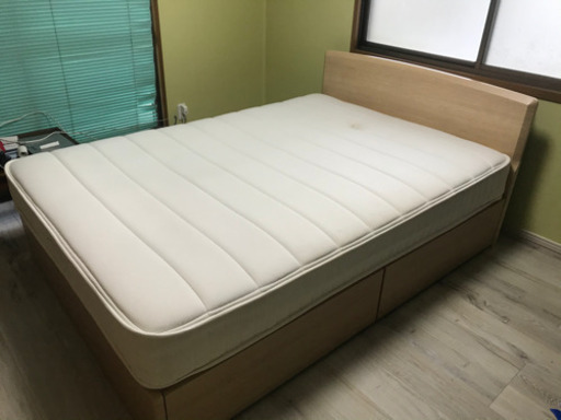 ダブルベッド収納付きフレームとマットレス（値下げ中）