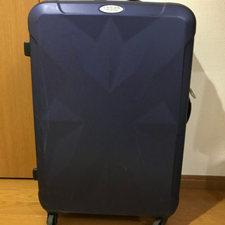 【無料】中型スーツケースの画像