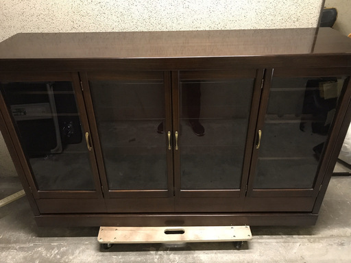 木製 ローズ柾 サイドボード 飾り棚 ワイン収納 キャビネット ガラス扉 豪華 幅168cm×奥行45cm×高さ106cm