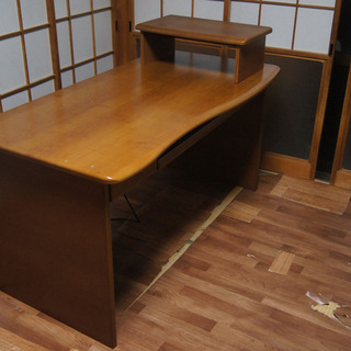 PCデスク　幅143cm x 奥行き70cm x 高さ75cm中...