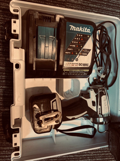 マキタインパクトとブロワー。