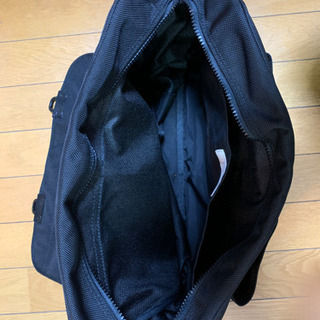 黒の鞄の画像