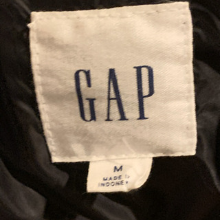 GAP サイズMブラックダウンジャケット　使用頻度少なめの画像