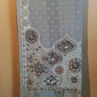 インド刺繍のストールの画像