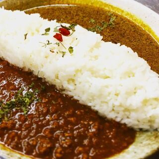 【麻布十番薬膳カレー新海　虎ノ門店】ランチのキッチンスタッフ/土日休みの画像