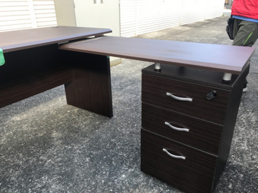 美品！ ブラウンなオフィス机 キャビネット（鍵もあり！）付き！