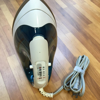 差し上げます。スチームアイロン東芝製（アイロン台付き）