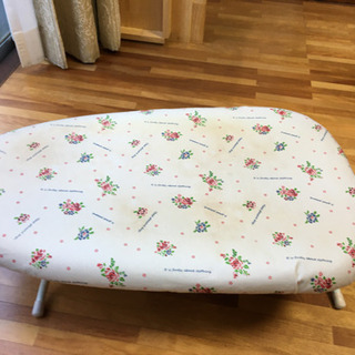 差し上げます。スチームアイロン東芝製（アイロン台付き）の画像