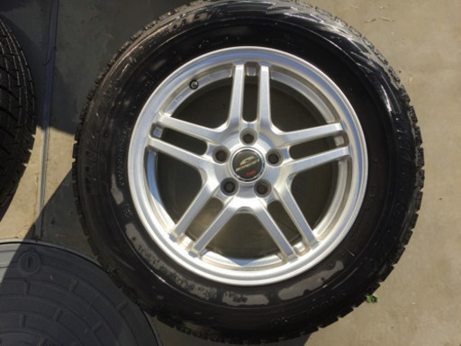15インチ ホイール付きスタッドレスタイヤ 195/65R15