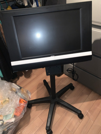【値下】スタンド付モニター　高さ調整機能付きスタンド　キャスター付き　モニターby dsign 19インチ