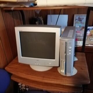 パソコンラックと古いパソコンとプリンターもらって下さい
