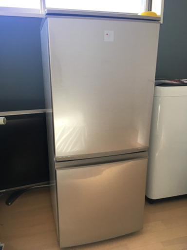 冷蔵庫　SHARP 2014年製　137L　左開き、右開き変更可能 [SJ-PD14Y-N]