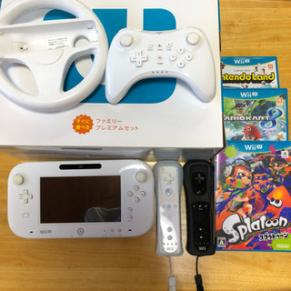 Wii Uファミリープレミアムセット ソフト3本 コントローラー多数の画像