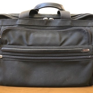 TUMIのバッグをお譲りします．